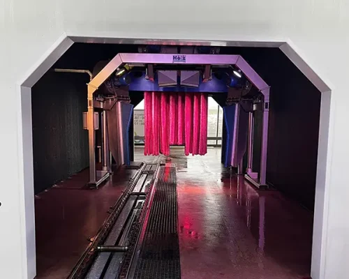 carwash poort afgewerkt met kunststof panelen